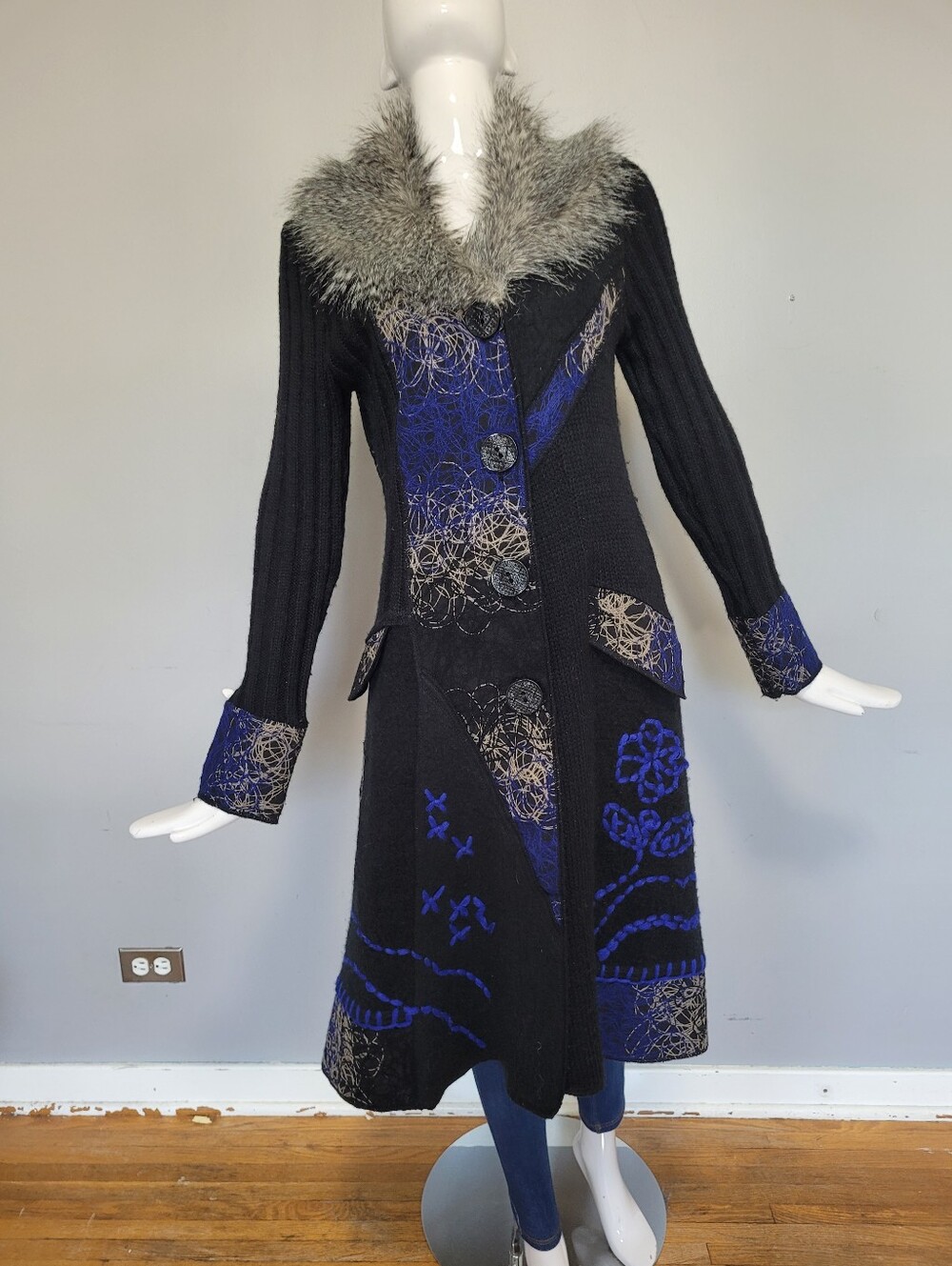 Papillon Art-to-Wear Embroidered Knit Sweater Coat with Faux Fur Collar, Size M - Picture 2 of 9